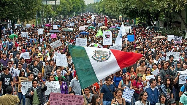 Protesta en México: "Prefiero morir de pie que vivir arrodillado ante Peña Nieto"