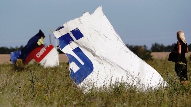 Expertos alemanes creen que el vuelo MH17 pudo ser atacado por un caza militar