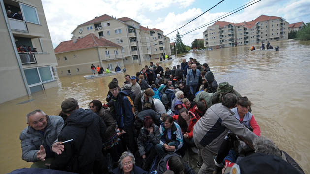 Inundaciones Catastróficas En Serbia Y Bosnia Y Herzegovina Dejan Al