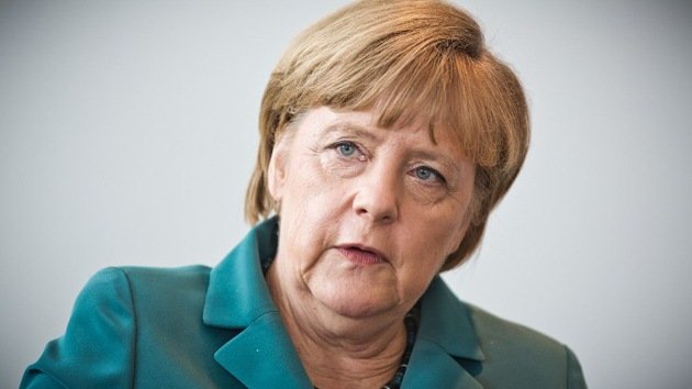 Merkel: "Google y Facebook deben informar sobre sus vínculos con servicios secretos"