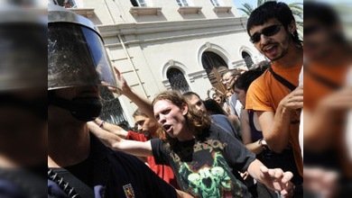 'Indignados' heridos y detenidos ahora en Valencia