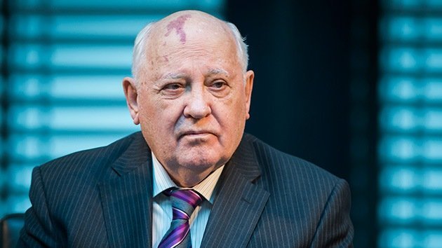 Gorbachov planea una estrategia global para estabilizar el mundo