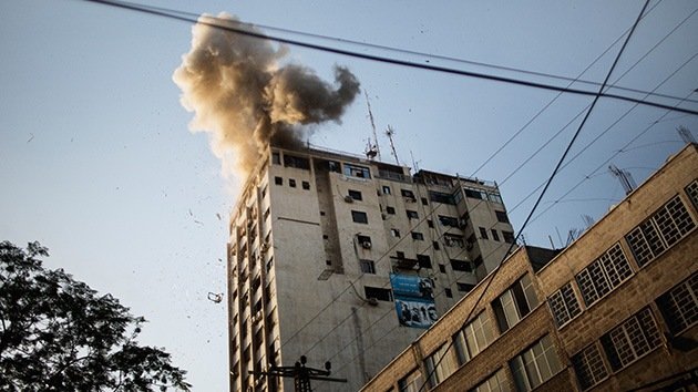 El edificio de la agencia AFP, alcanzado en el último ataque israelí en Gaza