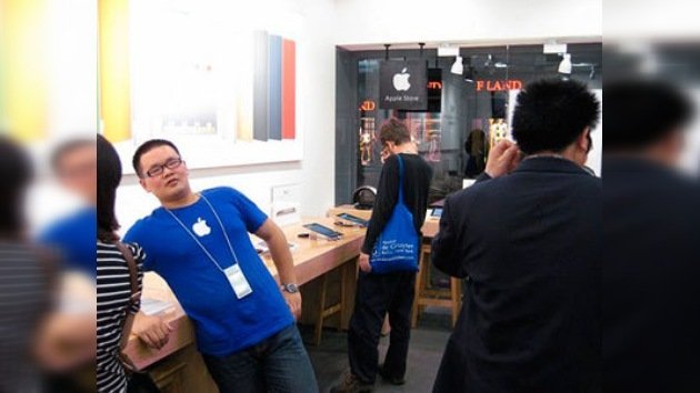 Las falsificaciones chinas tocan techo con una tienda 'Apple' que es pura fachada