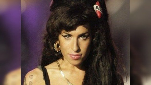 La muerte de Amy Winehouse aumenta las expectativas de cara a un tercer álbum