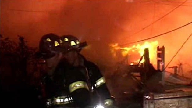 50 viviendas destruidas en un incendio en Nueva York