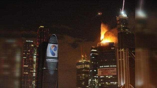 El incendio en el complejo de negocios más alto de Europa ha sido extinguido