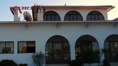 Un restaurante portugués cobra más a políticos por "robar desde el Gobierno"