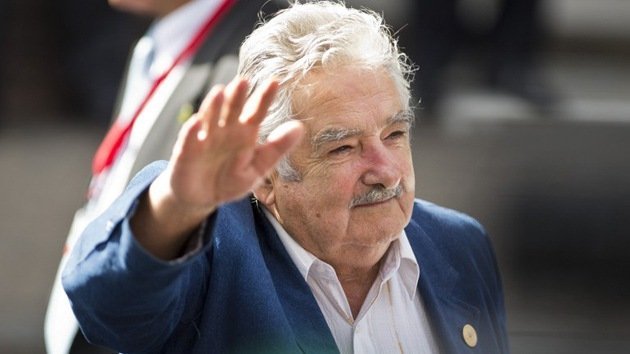 Mujica se baja del trono: hay un nuevo 'presidente más pobre del mundo'