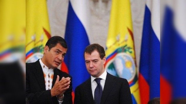 Correa anuncia interés de Rusia de invertir 1.000 millones de dólares en Ecuador