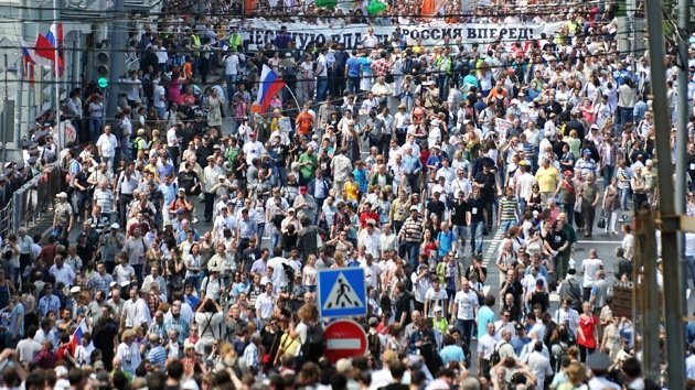 'Marcha de Millones' opositora recorre las calles de Moscú el Día de Rusia