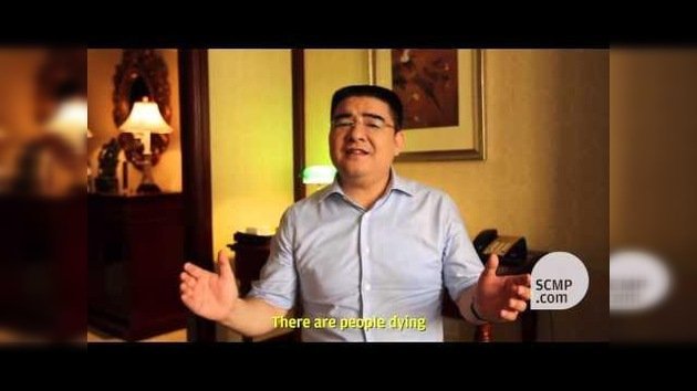 Un extravagante multimillonario chino canta una canción para ayudar a los pobres