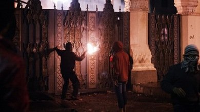 Egipto: El hombre apaleado por la policía asegura que los agentes le salvaron de manifestantes