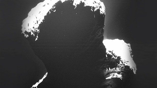 La sonda Rosetta 'descubre la parte oscura' del cometa que huele a podrido