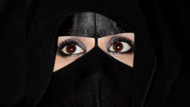Arabia Saudita quiere ocultar los ojos femeninos bonitos