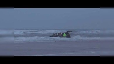 Madre intenta ahogar a sus tres hijos en una playa de Florida