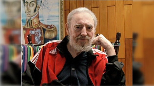 Fidel Castro: "A los jóvenes les interesa más que a nadie el futuro"