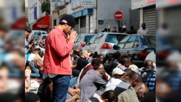 Francia 'castiga' a Alá sin salir de casa
