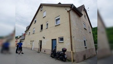 Arrestan a una familia acusada de esclavizar y abusar de una joven