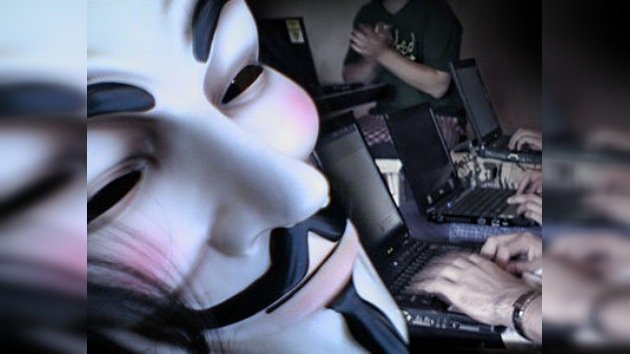 Detienen a tres hackers de la red Anonymous en España