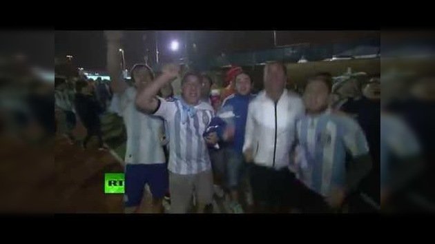 Cánticos, pancartas y canciones para expresar la alegría argentina por el pase a la final