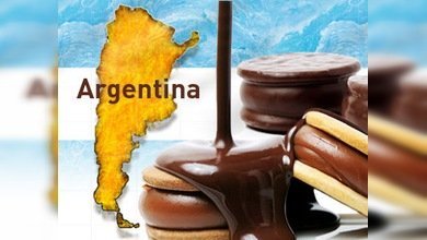 El alfajor más grande del mundo endulza el día a 10.000 argentinos