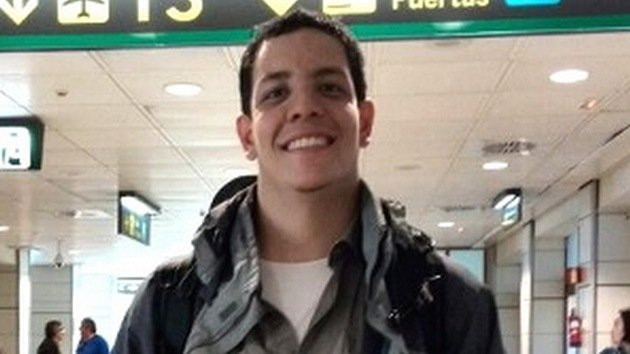 Retienen a un estudiante venezolano en el aeropuerto de Madrid por admitir que es de izquierda