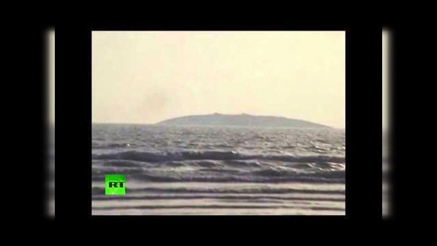 Terremoto de 7,7 en Pakistán hace aflorar una isla de 30 metros de ancho en el océano