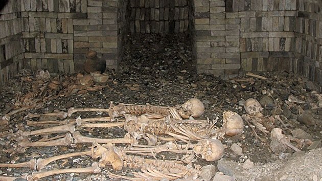 Criaturas míticas 'indican' quién yace en un antiguo cementerio recién descubierto en China