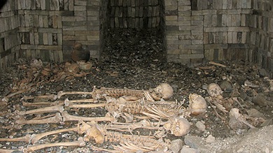 Criaturas míticas 'indican' quién yace en un antiguo cementerio recién descubierto en China