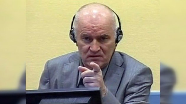 Mladic amenaza con huelga de hambre si le niegan sus derechos