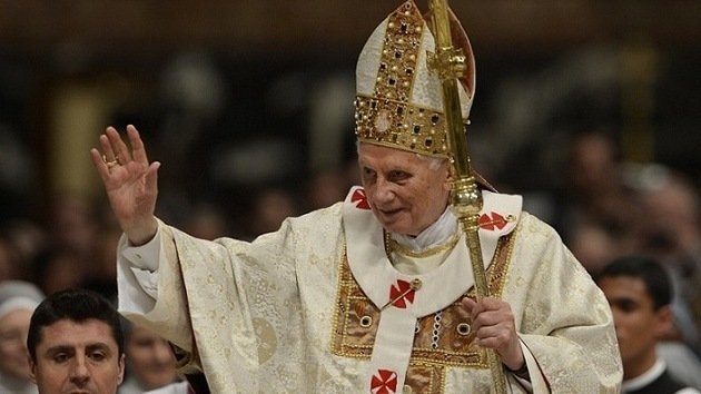 Benedicto XVI confiesa que se retira "por el bien de la Iglesia"