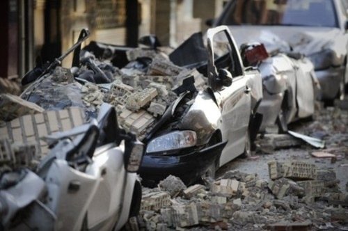 España sufre el peor terremoto de las últimas décadas