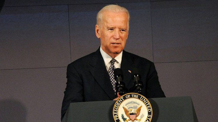 "Estampé su cabeza contra el mostrador": Joe Biden relata cómo golpeó a un niño en una tienda