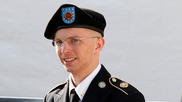 Familiares de Manning: "Chelsea fue torturada y estuvo incomunicada"