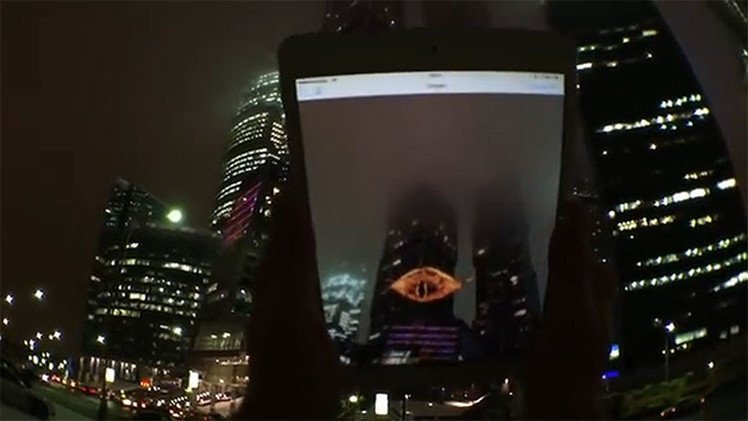 Video: 'El Ojo de Sauron' brilla sobre Moscú en una modificada versión navideña
