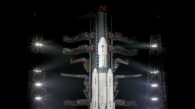 Video: India lanza con éxito el cohete más grande de su historia