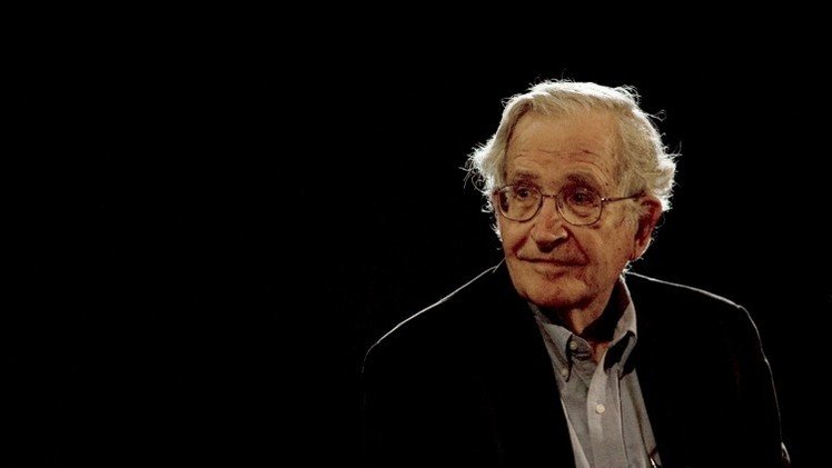 Chomsky: "Es bastante impactante que la sociedad de EE.UU. sea tan racista"