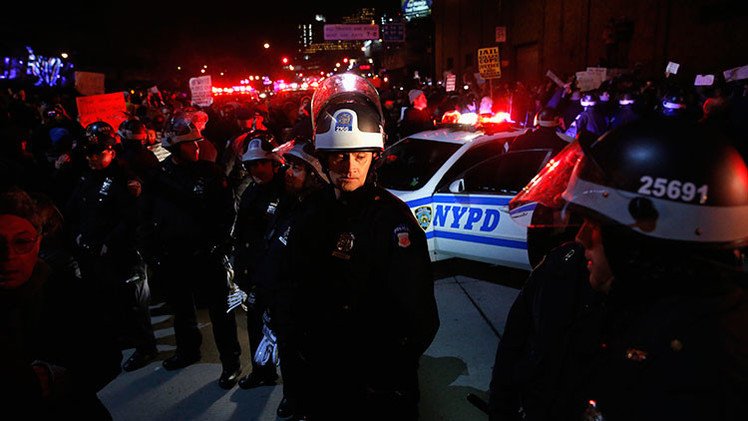 El asesino de los dos policías de Nueva York dijo a dos peatones que lo siguieran en Instagram
