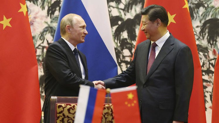 Experto: Rusia y China se unen para enfrentarse "al imperio del caos" de EE.UU.