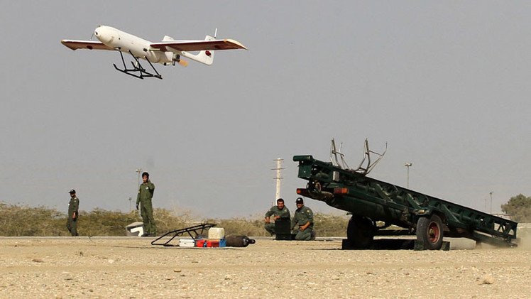 Irán prueba su 'dron suicida' en el golfo Pérsico