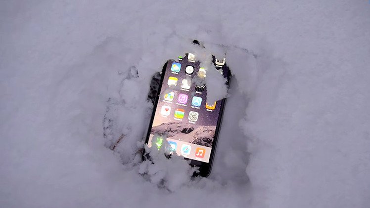 Qué le pasa al iPhone 6 si lo dejamos un día entero enterrado en la nieve