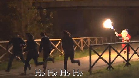 La aterradora broma de  un 'Santa Claus de terror'