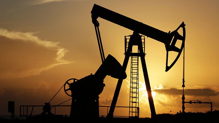"Los bajos precios del petróleo permitirán reajustar la economía rusa"