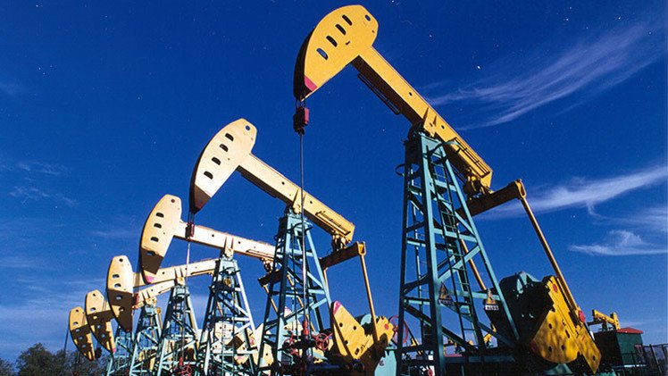 Cinco factores decidirán el destino de los precios del petróleo en 2015
