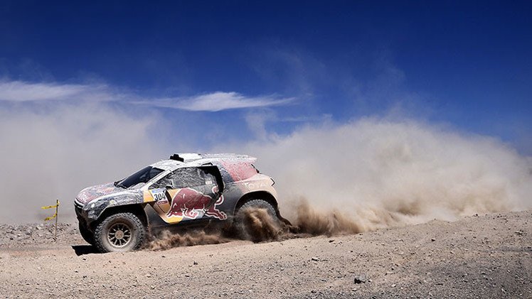 Quinta etapa del Dakar 2015: los rusos lideran en coches y camiones, Carlos Sainz se retira