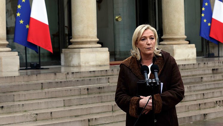 Le Pen a Hollande: "Hay que cerrar fronteras y retirar la ciudadanía francesa"