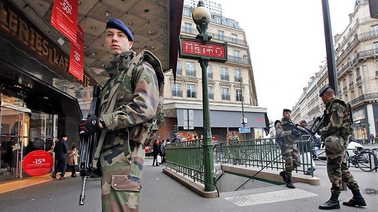 Francia moviliza 10.000 militares para proteger el país tras los ataques terroristas