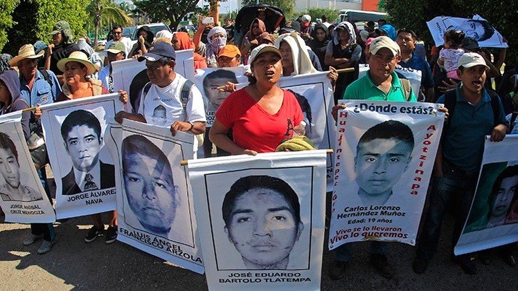 Los padres de los 43 normalistas revisarán todos los cuarteles militares de México