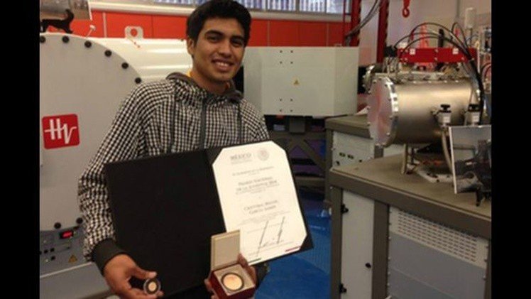 Un estudiante mexicano inventa el acelerador de partículas más barato del mundo 